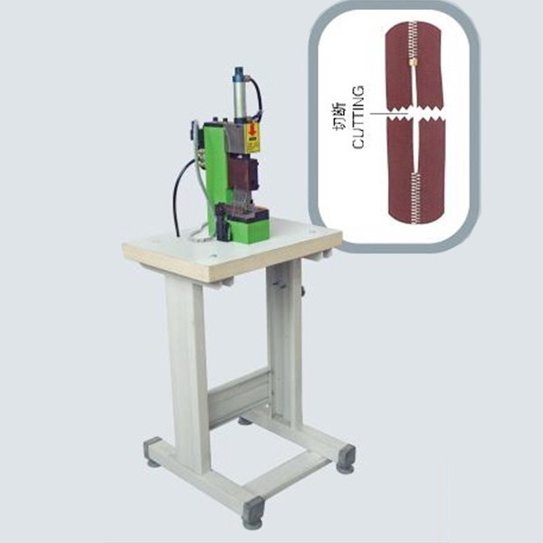 Semi-automată în zig-zag Cutting Machine (TYM-212 mn)